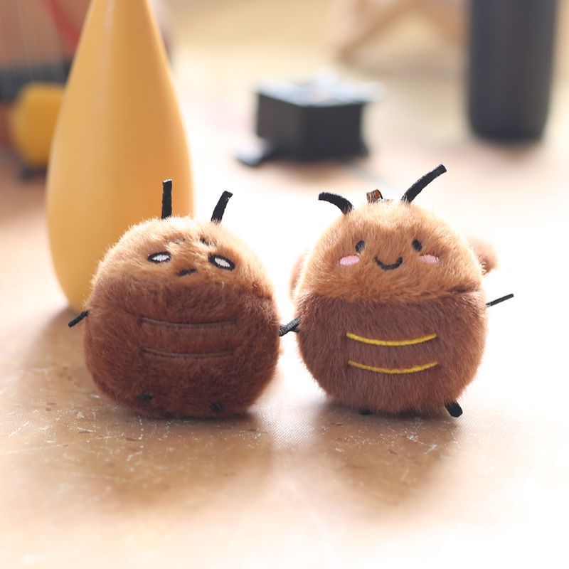 网红可爱萌小蟑螂挂件毛绒玩具公仔小强书包包挂饰钥匙扣娃娃玩偶