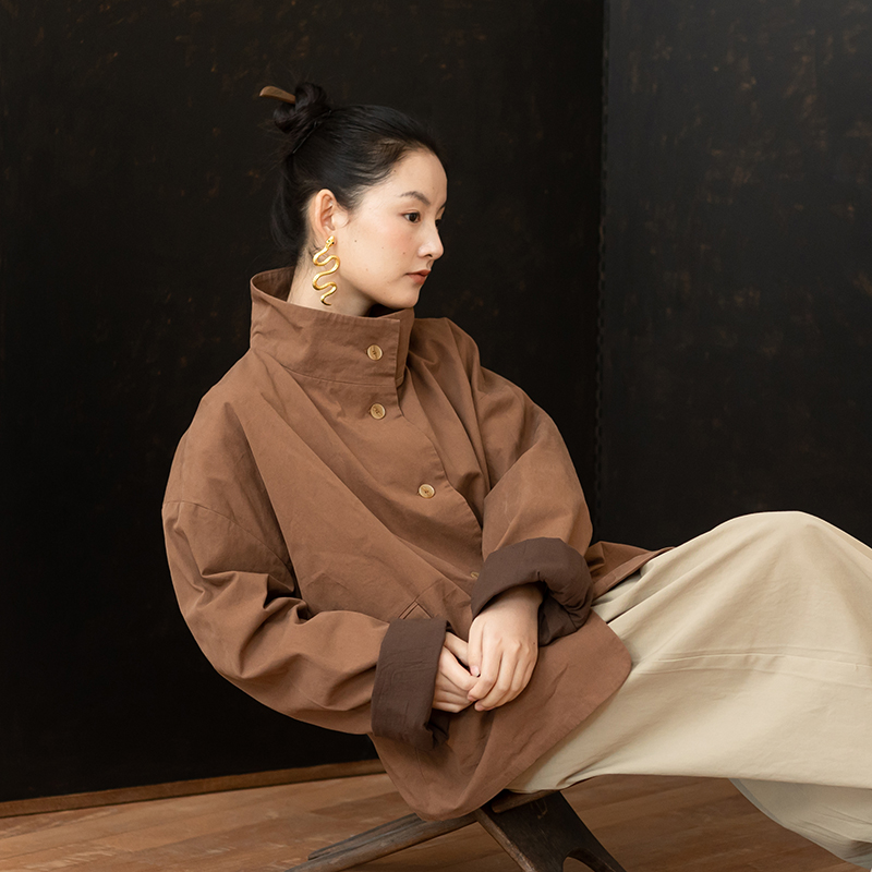 大拙不费力穿搭洒脱且慵懒斜纹棉双层单排扣宽松通勤外套241203