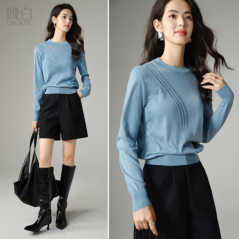 晚白纯色半高领弹力针织衫