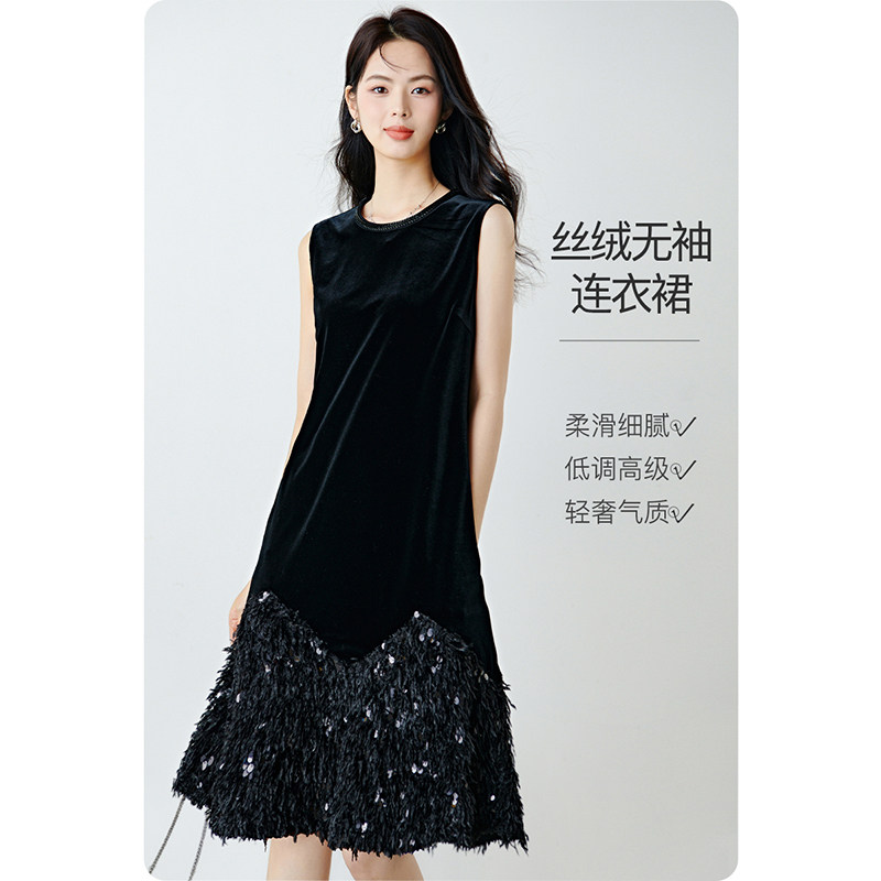 晚白2026年春新款时尚轻礼服丝绒亮片钉珠裙子丝滑轻奢无袖连衣裙
