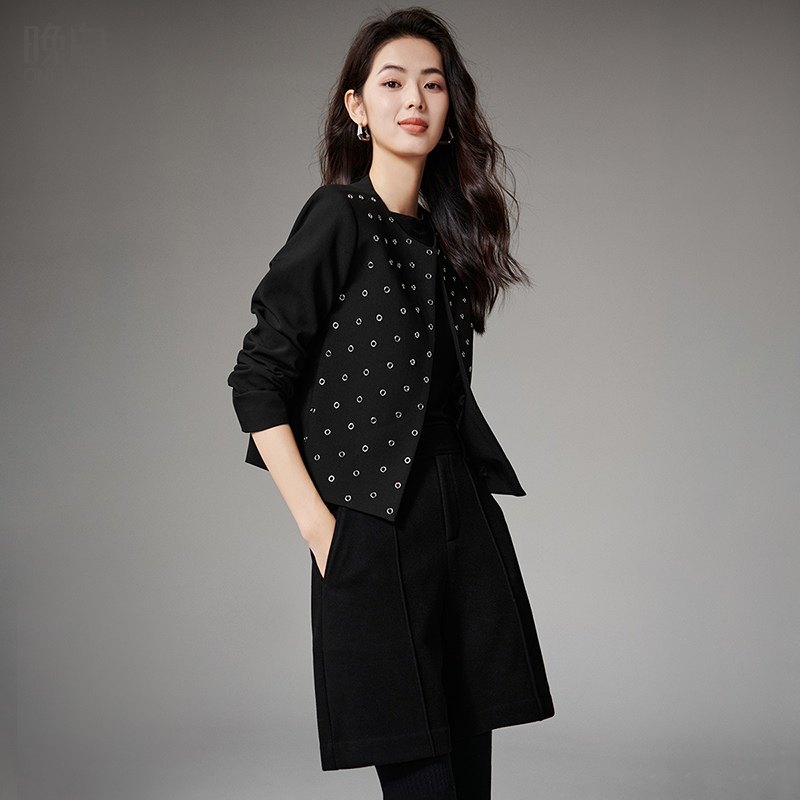 晚白2025秋冬新款经典百搭金属波点上衣潮流气质简约短款外套女