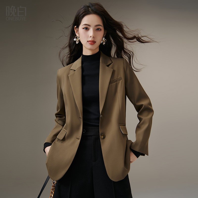晚白2026年春新款气质翻驳领西装干练利落气质通勤大码百搭外套女