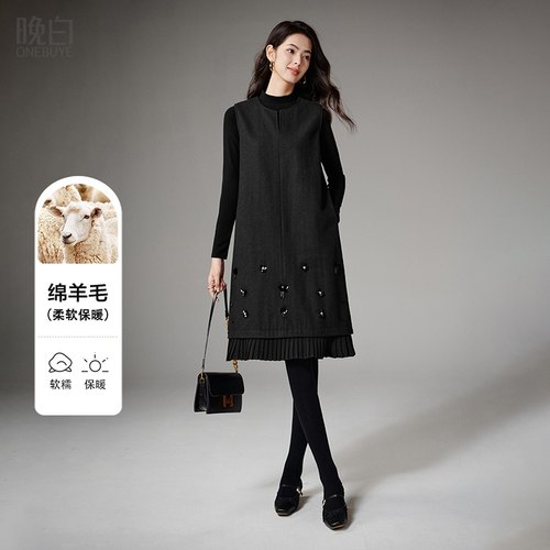 晚白绵羊毛直筒无袖连衣裙