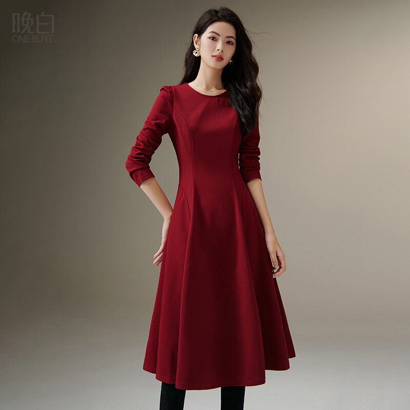 晚白2025年秋冬新款圆领新年圣诞红色裙子修身收腰气质长袖连衣裙