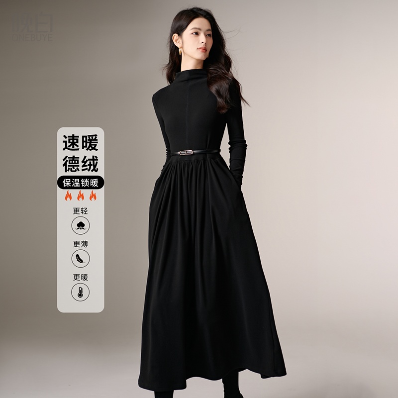 晚白德绒立领高腰连衣裙