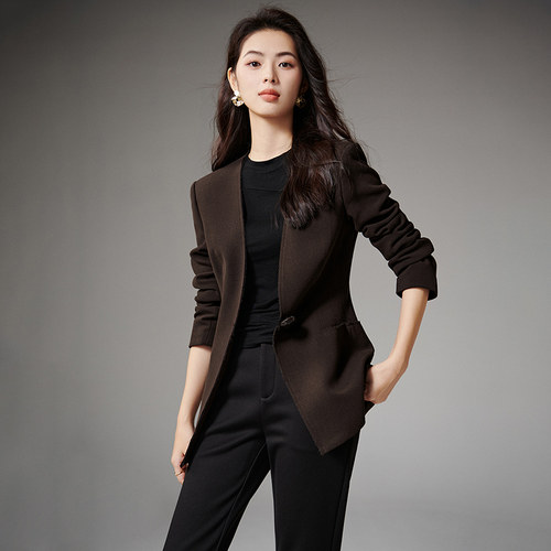 晚白纯色翻驳领通勤西装外套