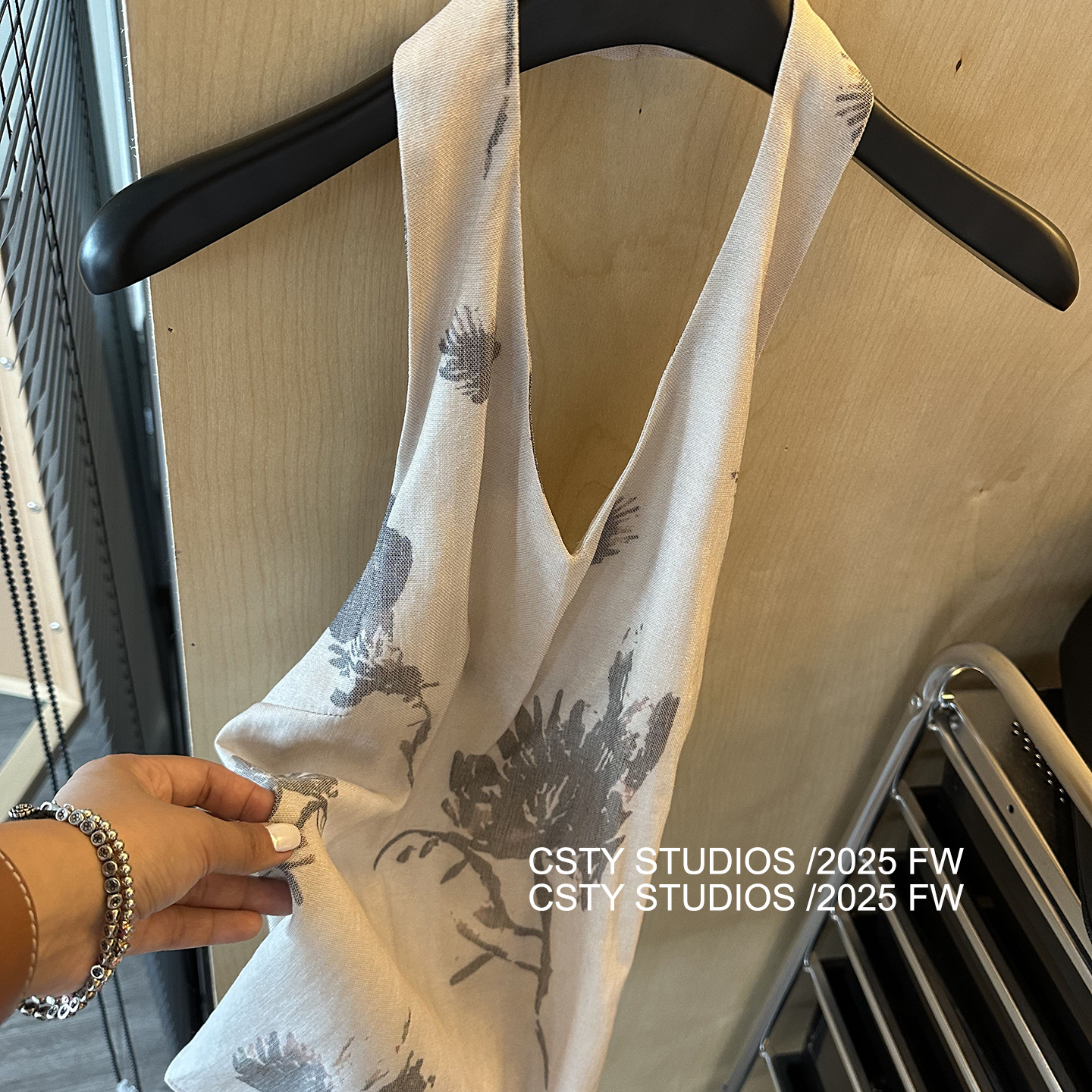 复古新中式水墨花挂脖吊带背心女夏季新设计感小众显瘦无袖上衣潮