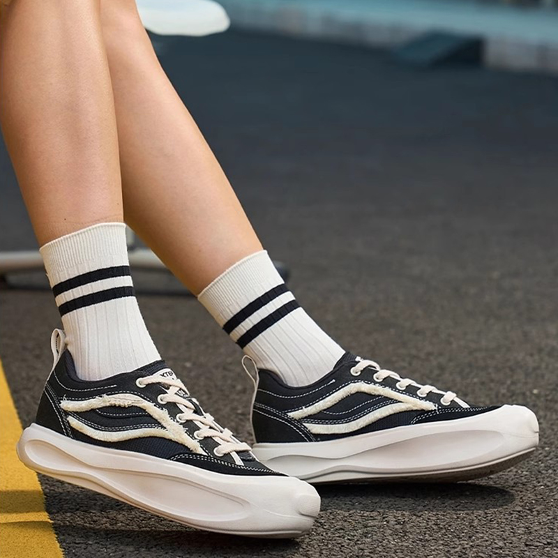 特步嘭嘭鞋|板鞋2025夏季新款百搭休闲鞋运动鞋厚底增高透气女鞋