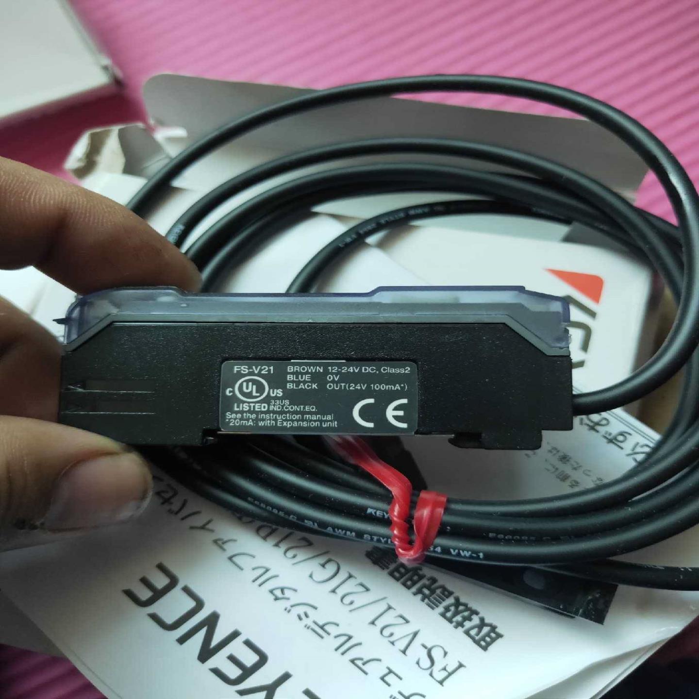 配件KEYENCE基恩士光纤放大器FS-V21FS-V21RFS-V31FS-V33议价