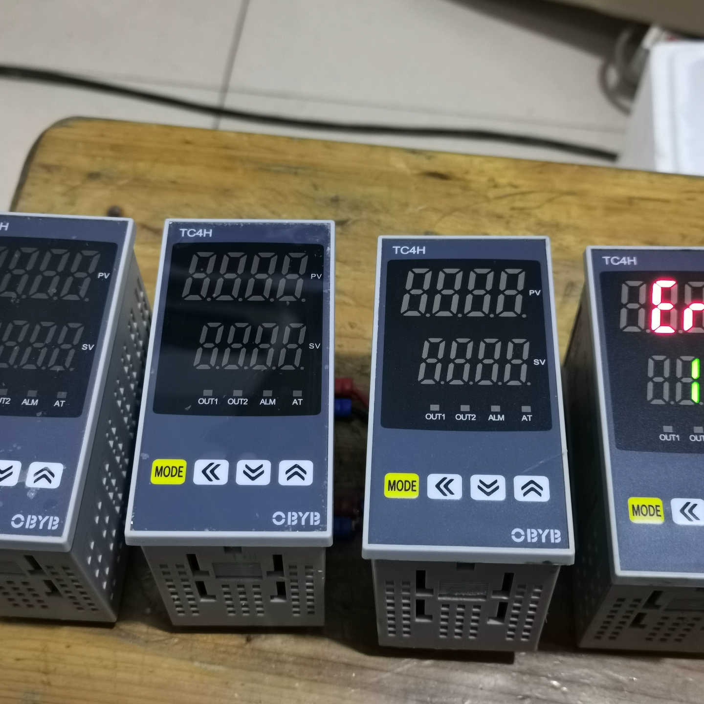 新款智能温控表 温控仪 OBYB TC4H-R1TC Q1T