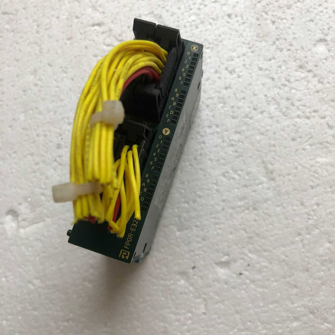 拆机PLC。 AFP0RE32T。实物图 包好。需要的朋友联