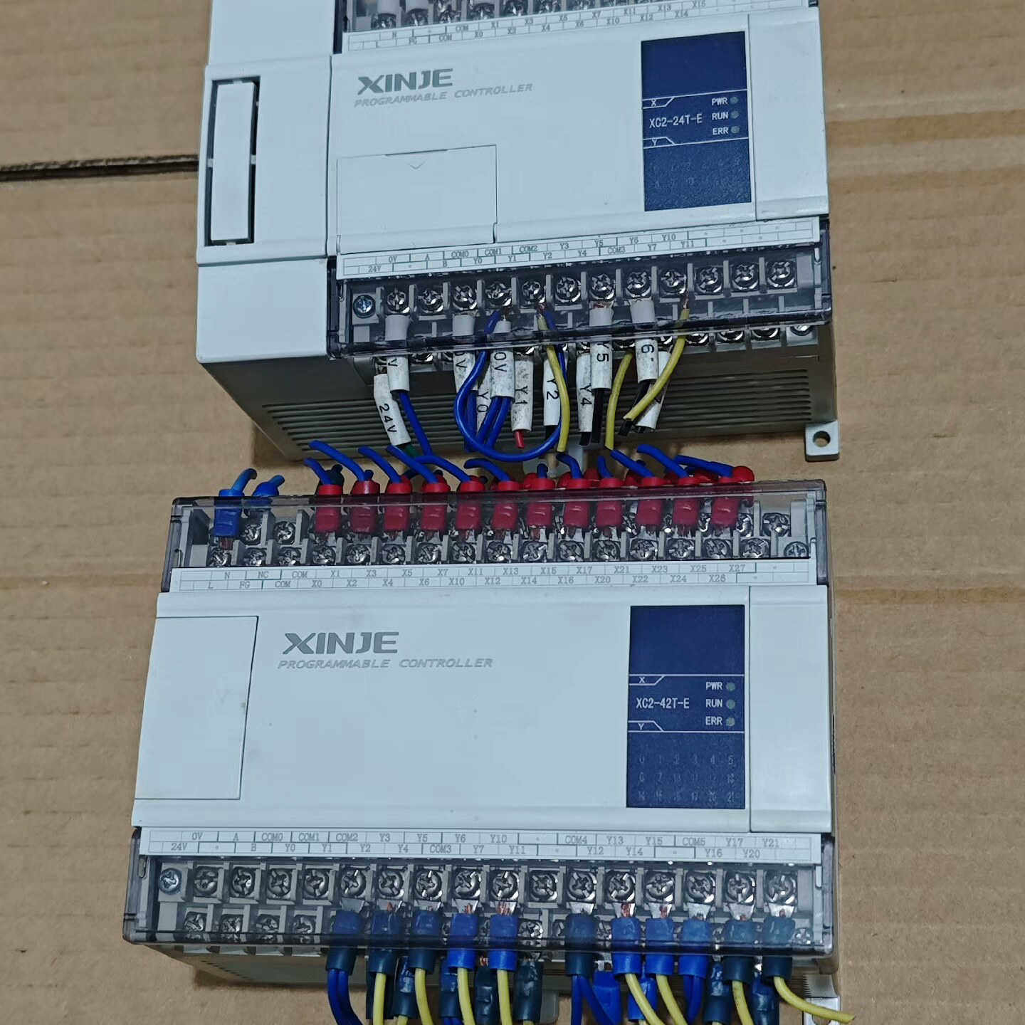 信捷PLC可编程控制器 XC2-40T-E 420一台。