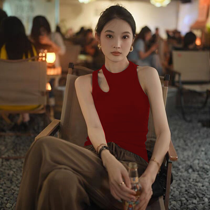 红色挂脖吊带背心女2025新款西装内搭无袖T恤设计感小众打底上衣