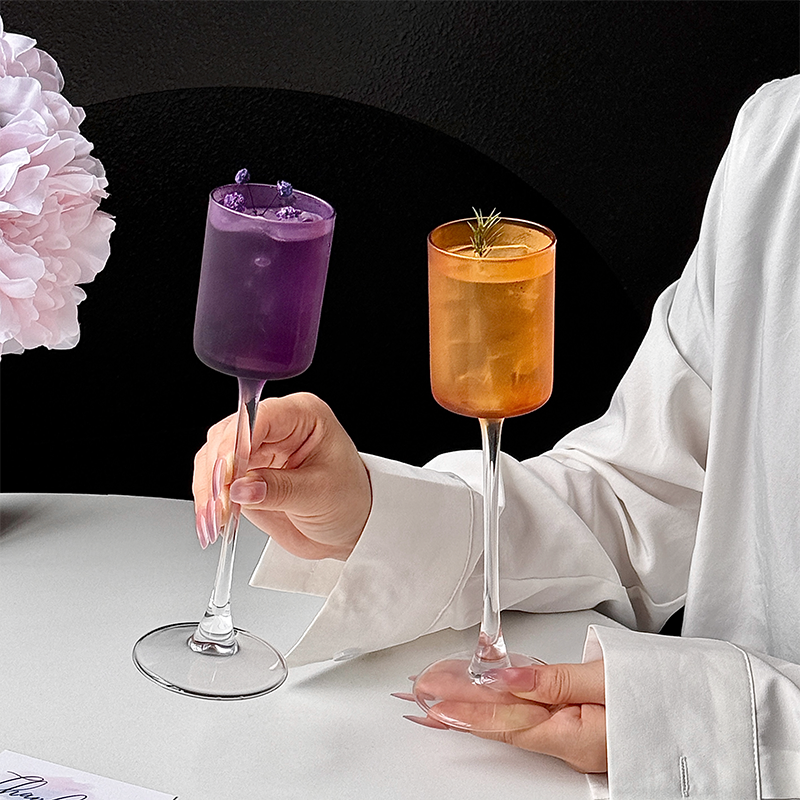 小众高级感直筒玻璃高脚杯鸡尾酒杯香槟杯轻奢甜酒杯简约果汁杯子