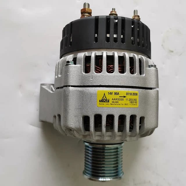 宝马格压路机发电机道依茨aak5335发电机01182038 11.203.062