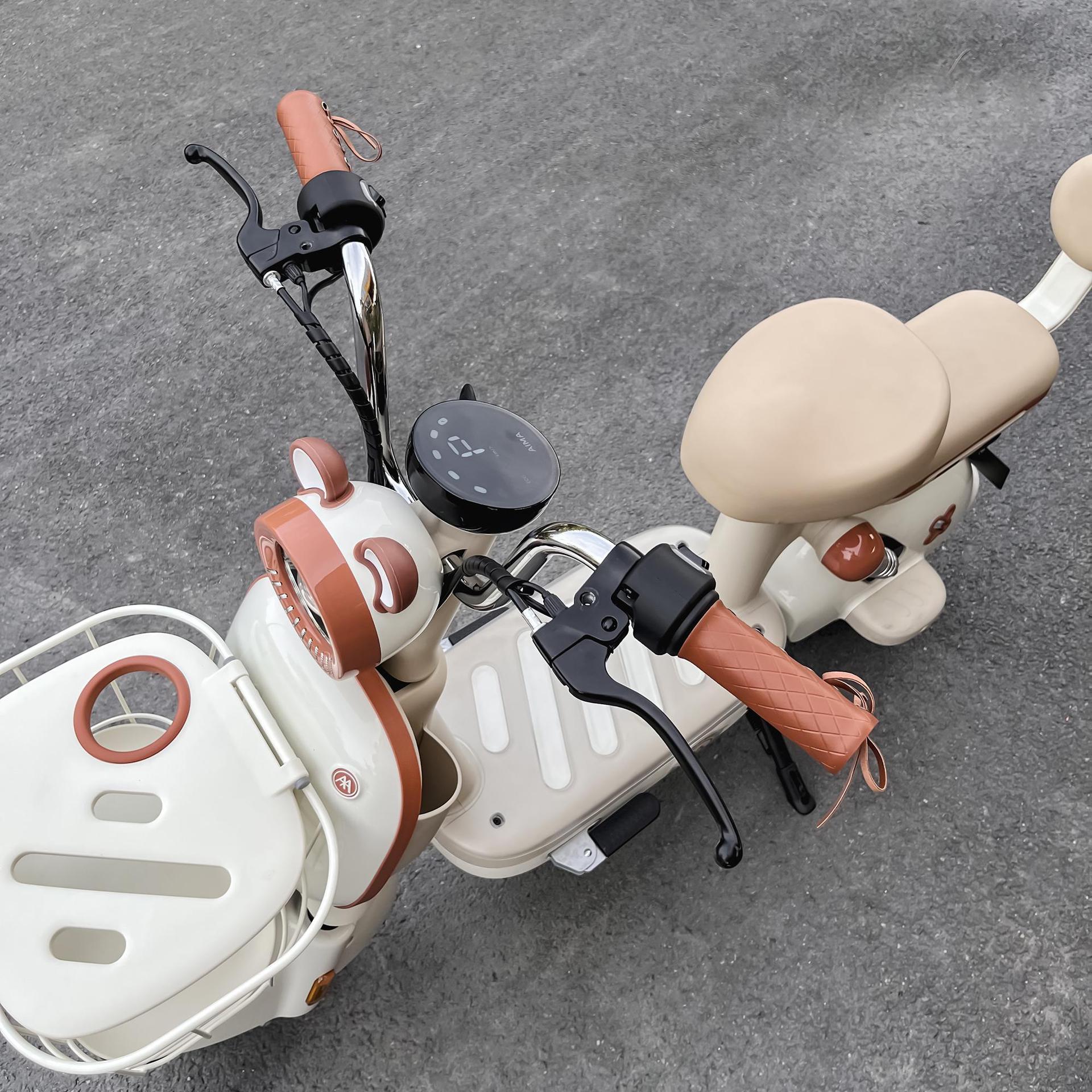 电动车手把套通用装饰改装配件四季通用吸汗防滑电瓶车皮革车把套