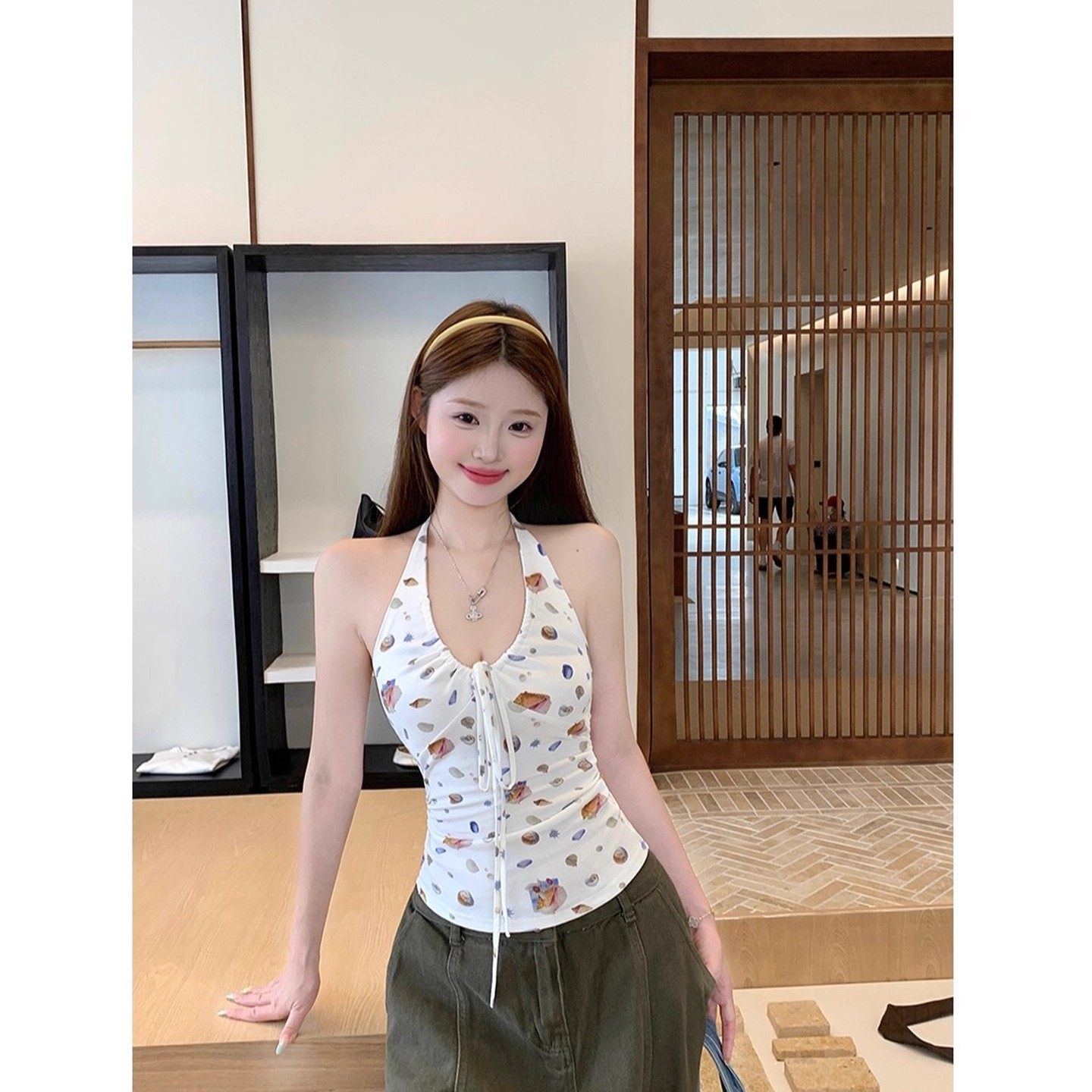 白色印花露背挂脖吊带背心女