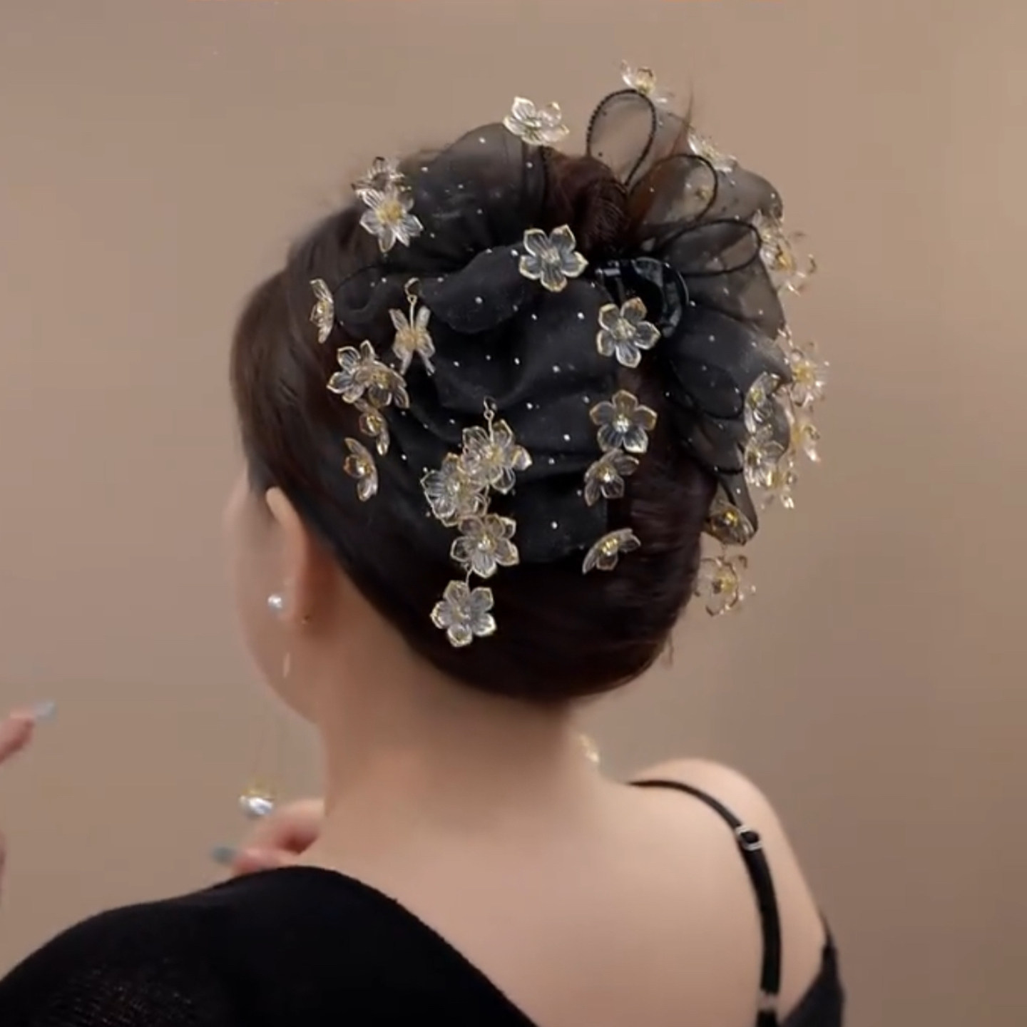 莲花流苏抓夹新中式发饰显发量