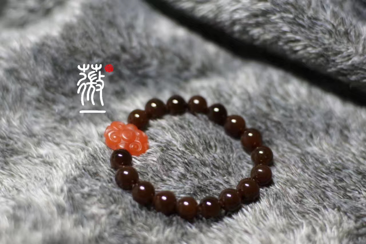 【薇一珠宝】你看上去好好吃  和田且末搪玉南红手串