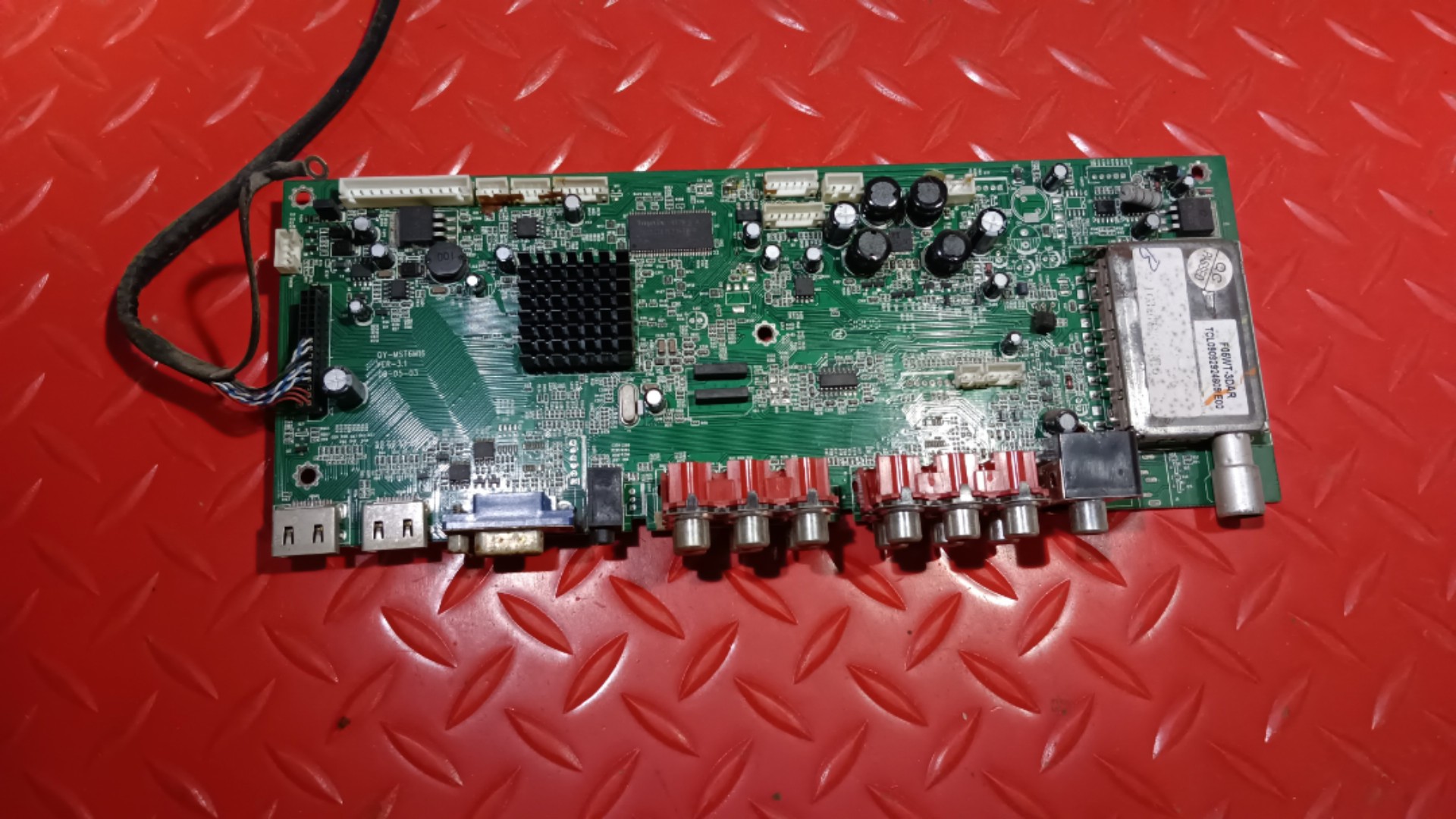 西湖数源32LW20液晶电视主板 QY-MST6M16 VER-3.1屏LC320WXN SBC2