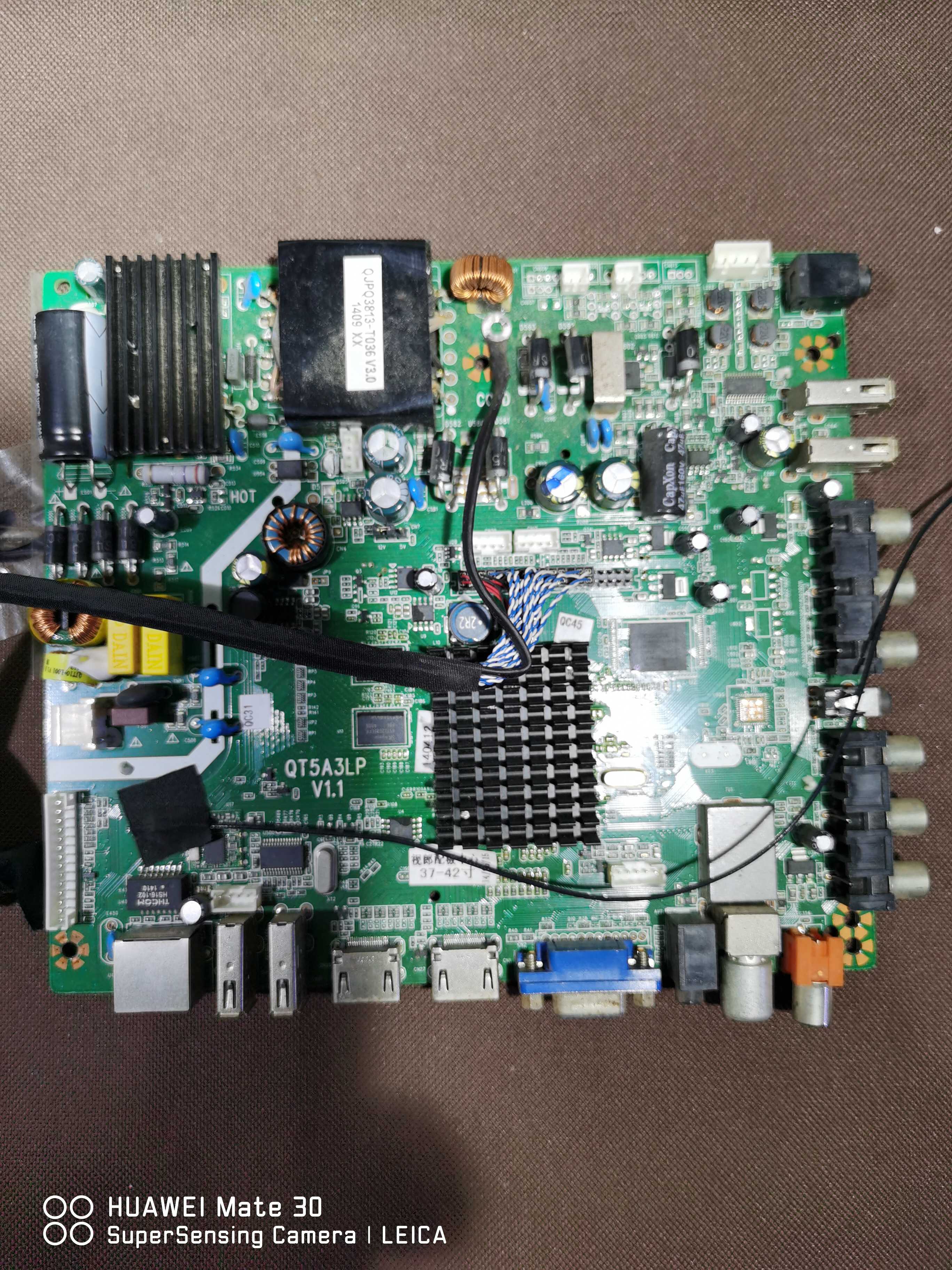 组装三星40寸液晶电视 主板 QT5A3LP V1.1 屏V400HJ2-PE2 REV.C2
