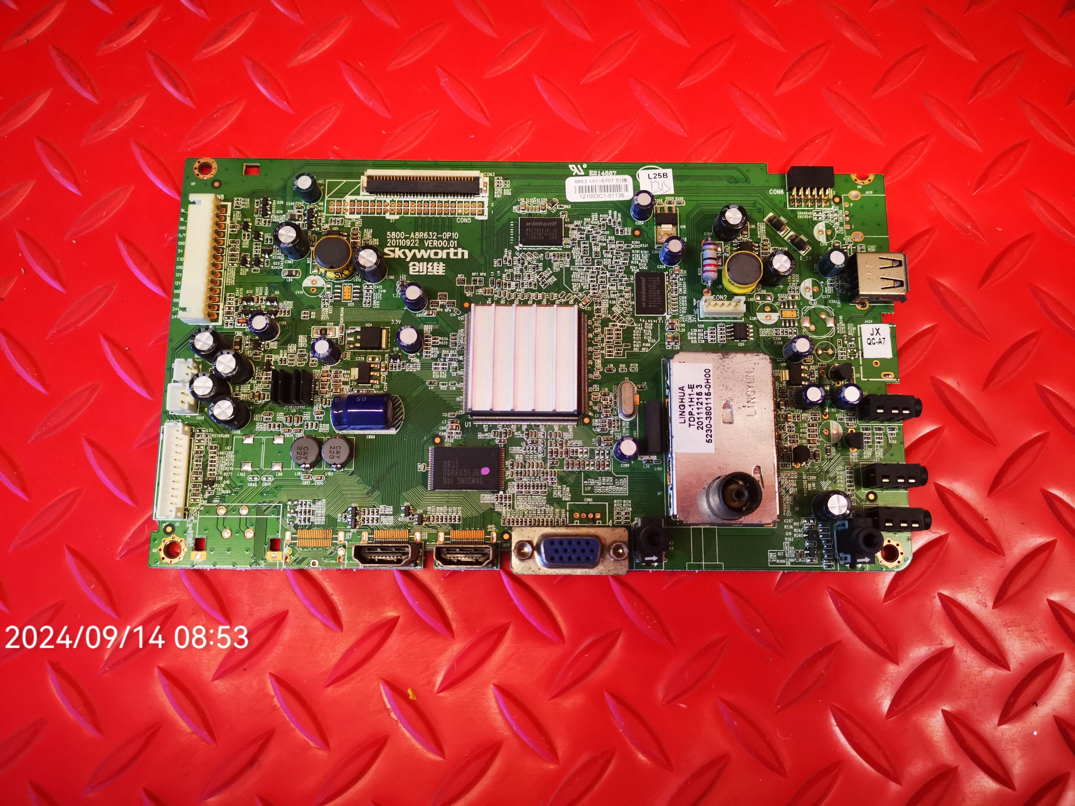 原装创维32E61HR主板5800-A8R632-0P10屏REL320QH-U300