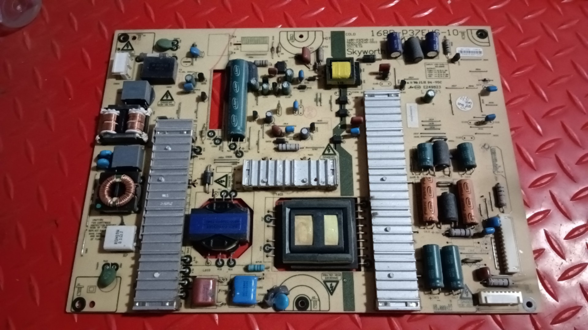 原装创维32E15HR 32E60HR 32E62RN 电源板5800/168P-P37TWS-00