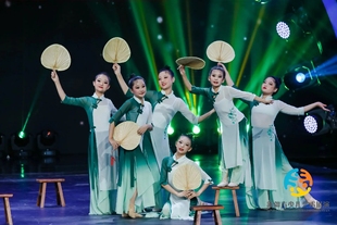 儿童古典舞蹈服外婆桥表演服女童人间烟火旗袍练功服扇子舞演出服