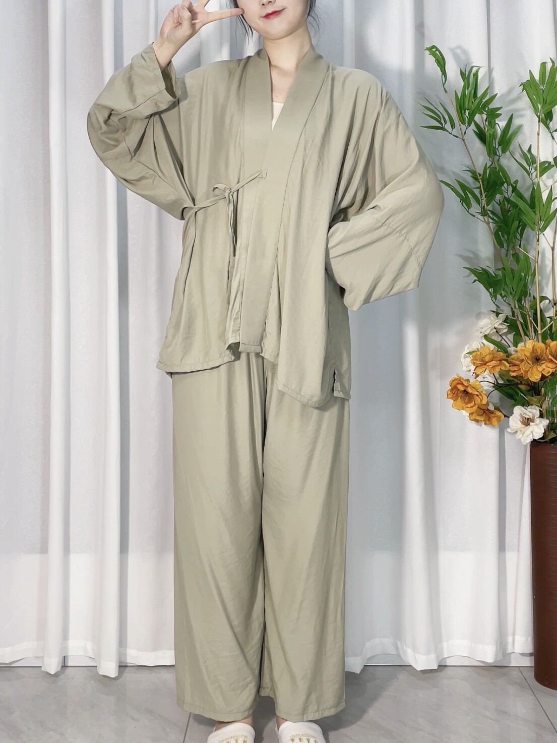 HANMOJI 오리지널 HANFU 남성용 가정복 대각선으로 착용하는 긴팔 정장 성인용 한 요소 단색 잠옷 개선
