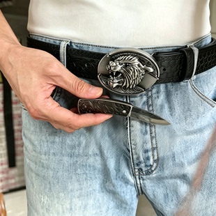 男士皮带小刀防身金属扣户外潮流复古百搭压花皮带西部牛仔腰带