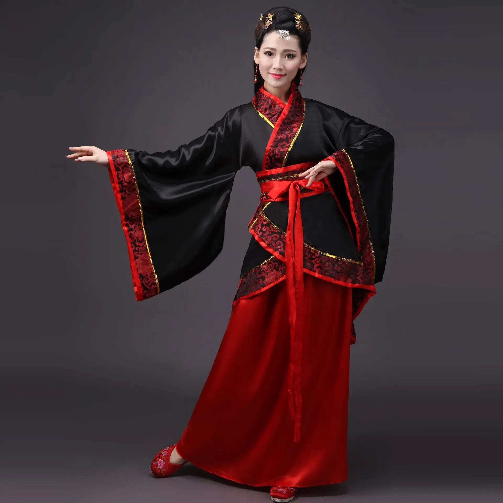 新款特价古装汉服女款曲裾贵妃