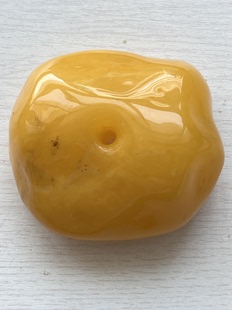 超重105克 老蜜蜡藏传鸡油黄大饼子