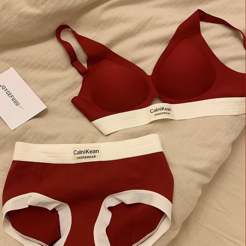 无痕简约字母半固定杯内衣女无钢圈美背小胸聚拢舒适收副乳文胸罩