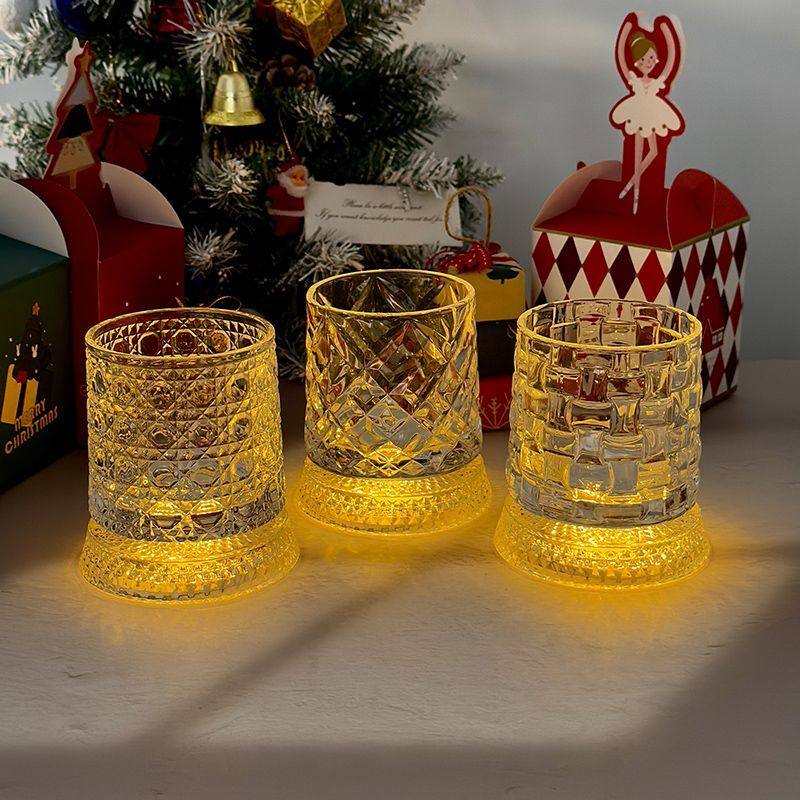 抖音同款创意旋转威士忌酒杯加发光杯垫高级不倒翁啤酒杯解压转转