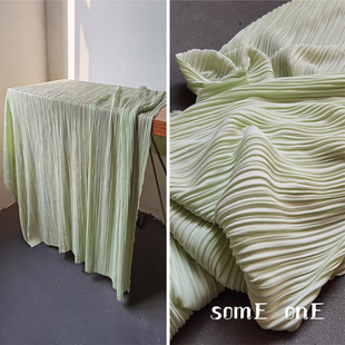 欧美2024春新款三宅一生春意绿褶皱布料 造型连衣裙礼服特殊面料