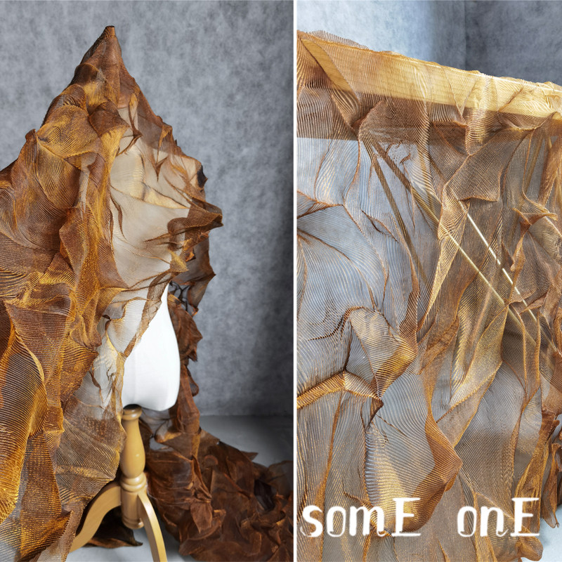 不规则褶皱 三宅一生 焦糖纱肌理表面布料 服装特殊造型肌理面料