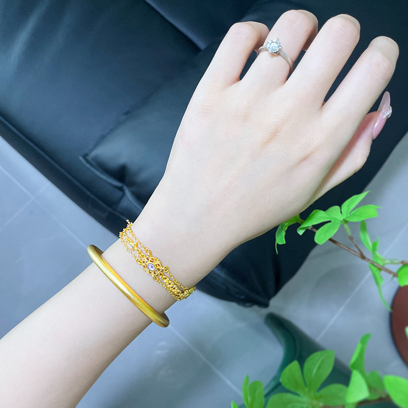 婚嫁三金黄金色蕾丝手链女新款甜美花朵手串爆闪蹦迪金珠古法手镯