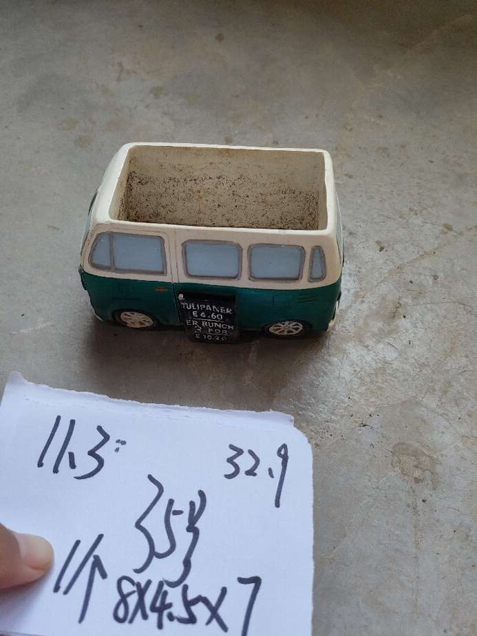 35号11.3一个上午一口价32.9   本店满30包邮