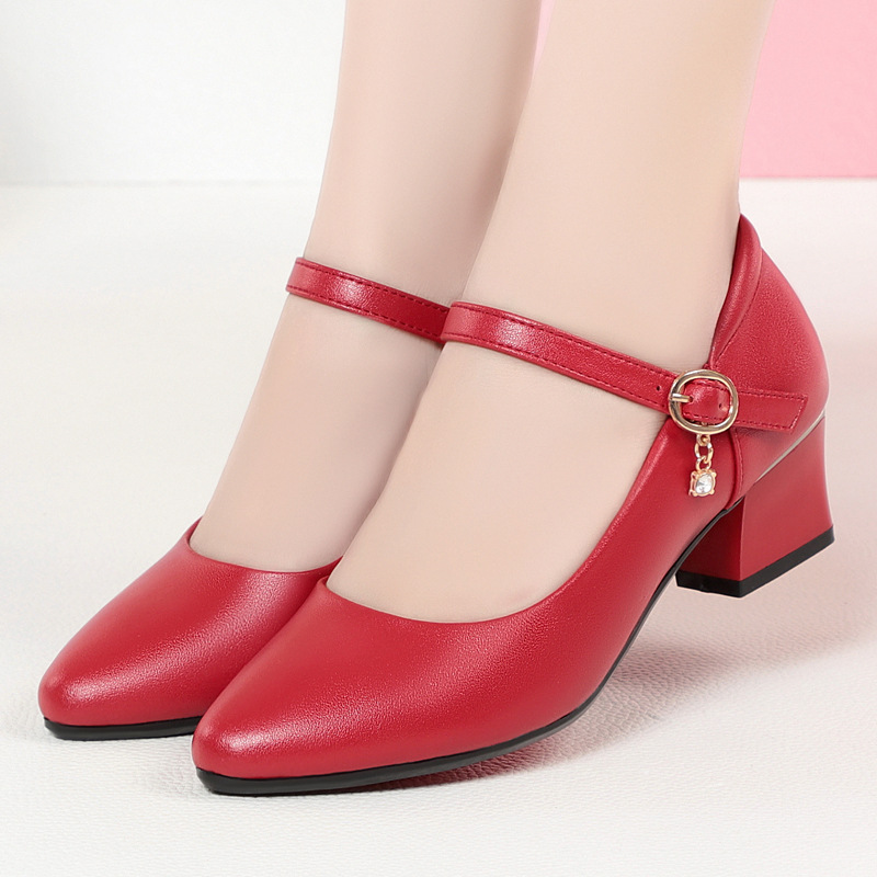 2025春秋季真皮新款中跟浅口工作鞋粗跟妈妈鞋跳舞鞋一字扣女单鞋