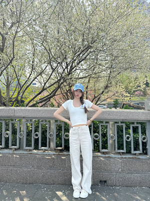 美式辣妹浅色高腰牛仔裤女春季设计感小众设计宽松显瘦白色裤子潮