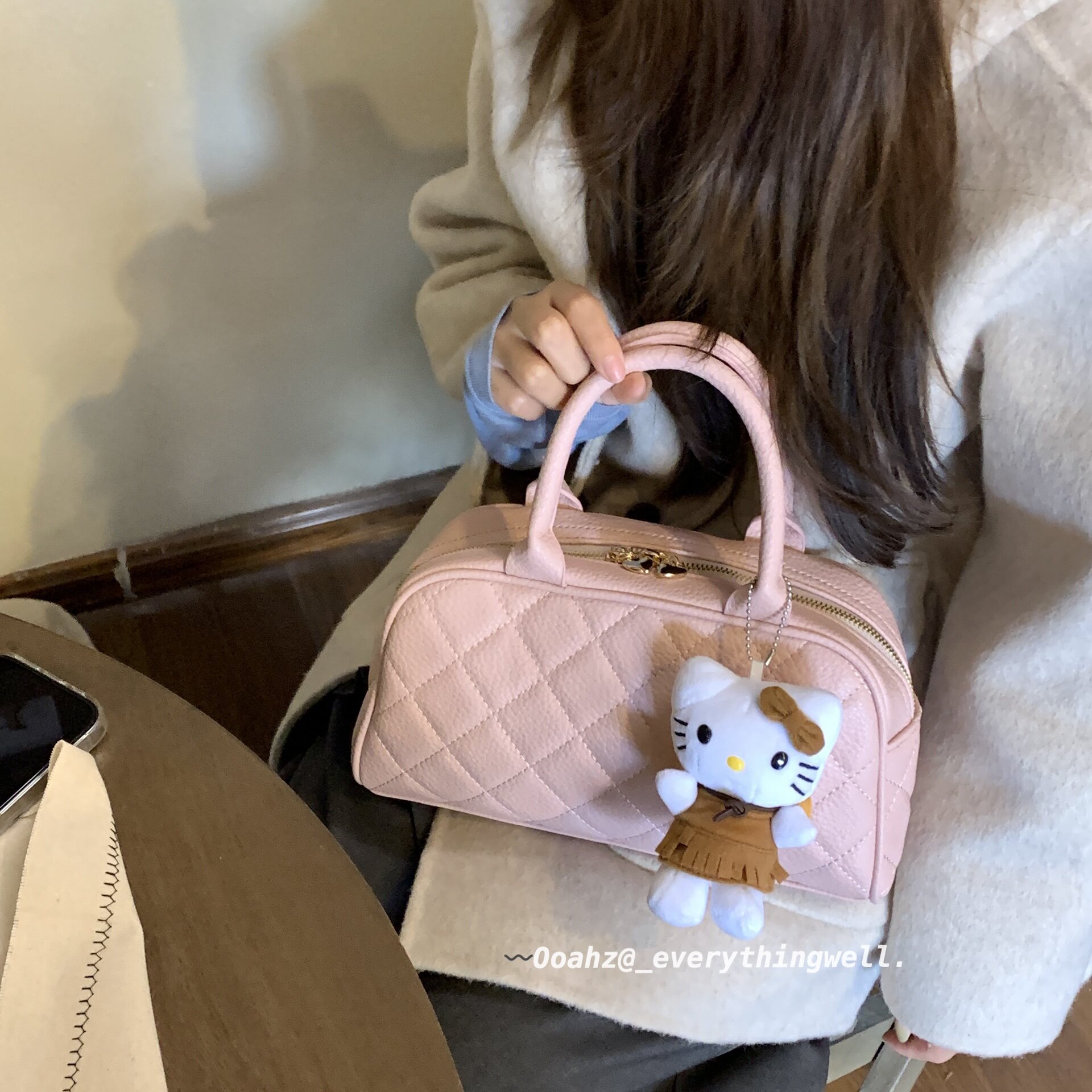 闺蜜出街!小香奶中古风鱼子酱保龄球包 小众当红款菱格纹手提包