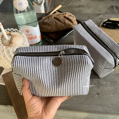 条纹泡泡纱大容量旅行收纳包