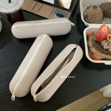 历久弥新~耐用！硅胶收纳包口红梳子化妆刷袋 大容量文具盒防水包