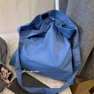 简约尼龙斜跨包单肩水桶购物袋 亮色布袋子 冬日雾蓝 韩国ins薄款