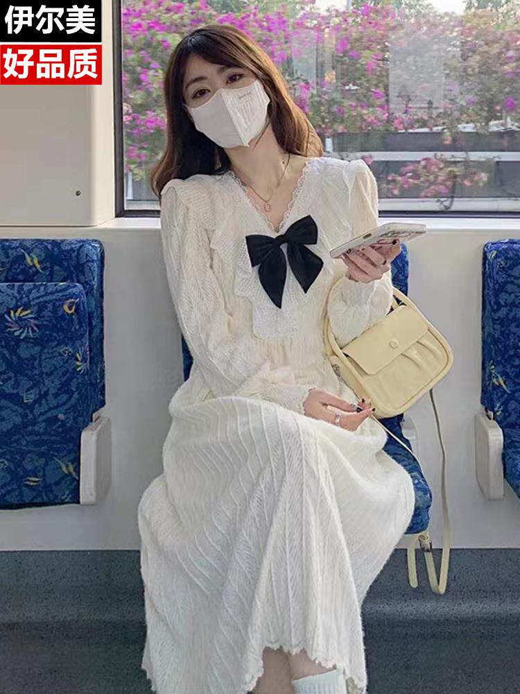 温柔风连衣裙秋装2023新款法式收腰蕾丝淑女木耳边蝴蝶结中长裙子