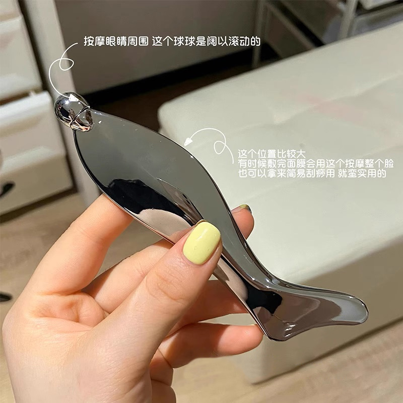 便携装！珀莱雅小海豚按摩仪