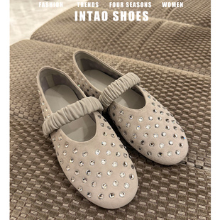 设计感小众水钻浅口单鞋女平底2026年新款一脚蹬温柔浅口玛丽珍鞋