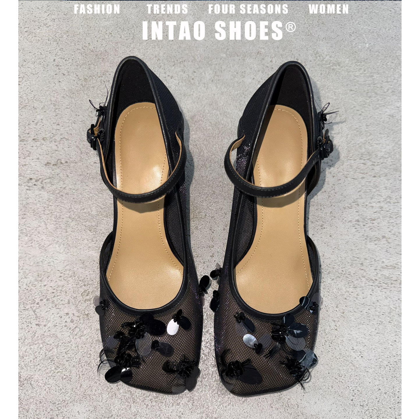 黑色网纱透气面包头凉鞋女夏2026新款一字带亮片异形跟侧空高跟鞋