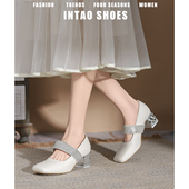 白色绝美不累脚小高跟鞋 方头水钻带玛丽珍单鞋 女粗跟2026春季 新款