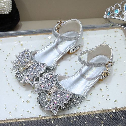 女童公主鞋2026新款春夏软底水晶小女孩包头高跟凉鞋儿童鞋子闪亮